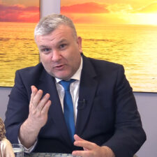 Comentador Vitor Silva falando sobre o novo President da Republica de Portugal (A) - Mar.07_26 - #2