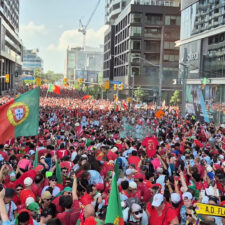 Imagens da Marcha de Apoio pelos adeptos a Seleccao de Portugal em Toronto - July11_26 - #6