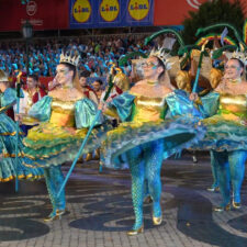 Algumas imagens do desfile das Marchas de Santo Antonio em Lisboa com Matthew - June20_26 - #7